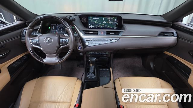 Lexus ES — interior