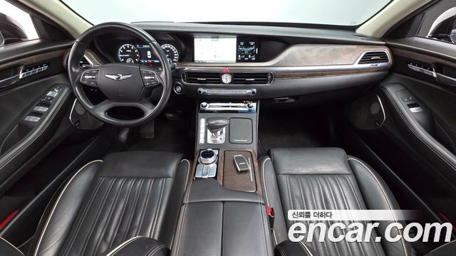 Genesis G90 — interior