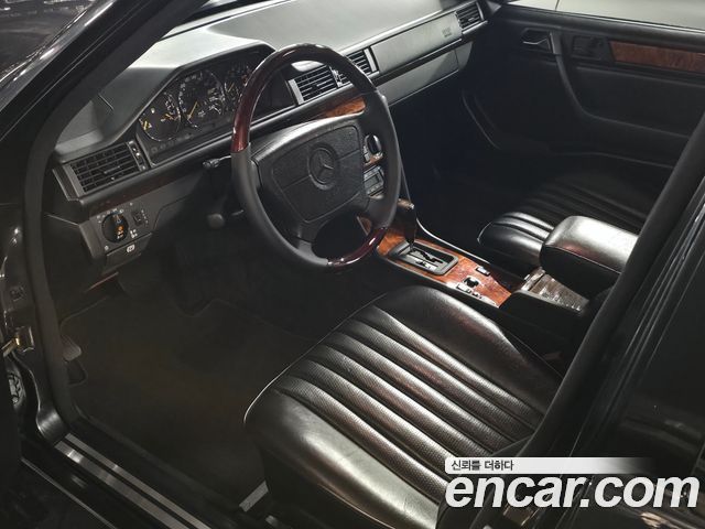 Mercedes-Benz E-Class — interior