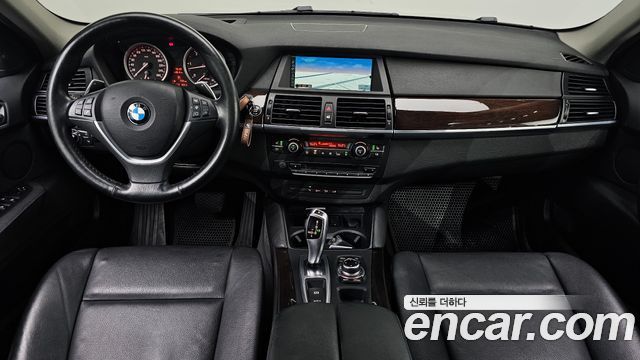 BMW X6 — interior