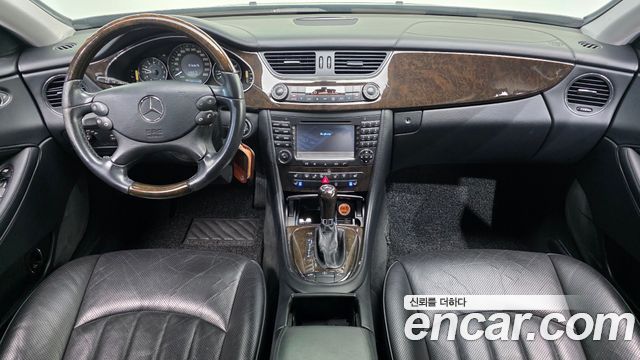 Mercedes-Benz CLS-Class — interior
