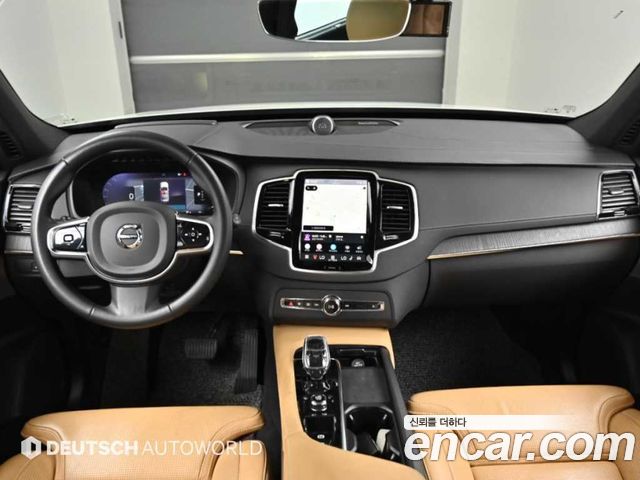Volvo XC90 — interior