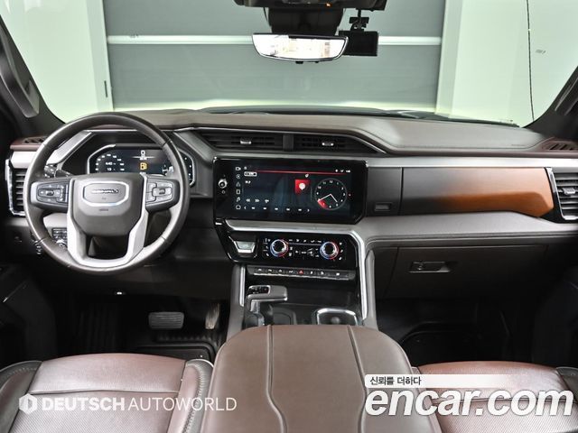 GMC Sierra — interior
