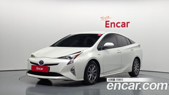Toyota Prius — exterior