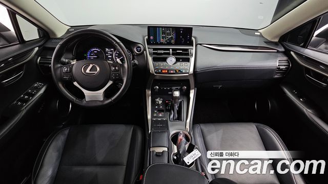 Lexus NX — interior