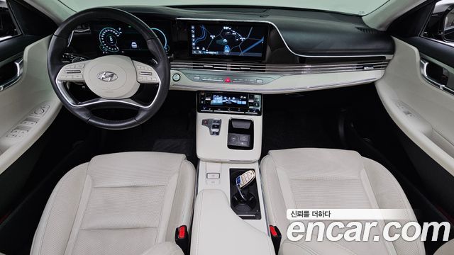 Hyundai Grandeur — interior