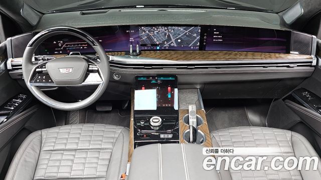 Cadillac Escalade — interior
