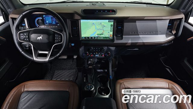 Ford Bronco — interior