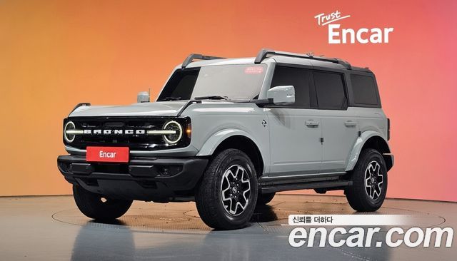 Ford Bronco — exterior
