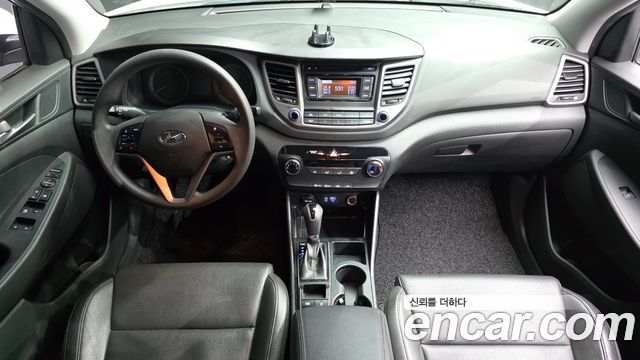Hyundai Tucson — interior