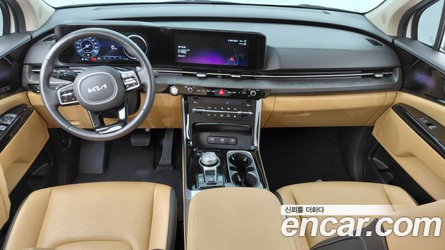 Kia Carnival — interior