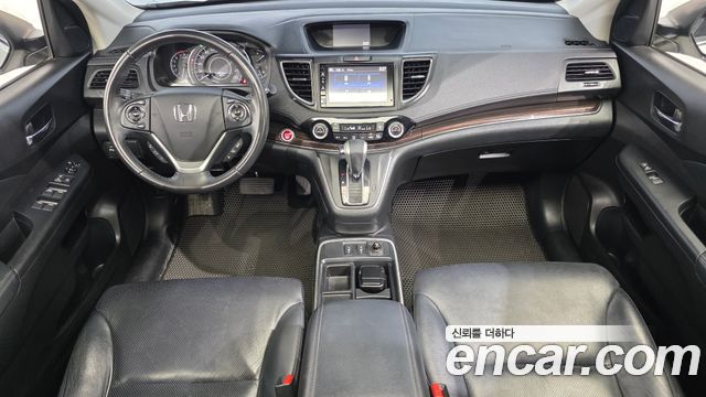 Honda CR-V — interior