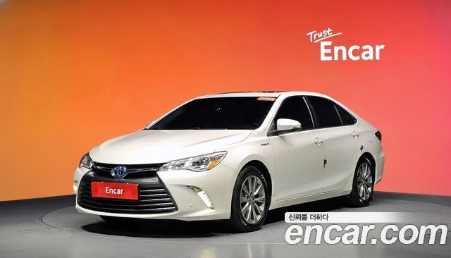 Toyota Camry — exterior