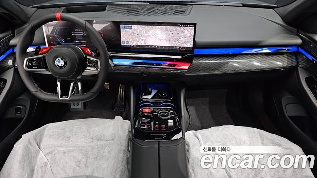 BMW M5 — interior