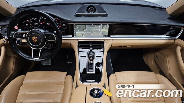 Porsche Panamera — interior