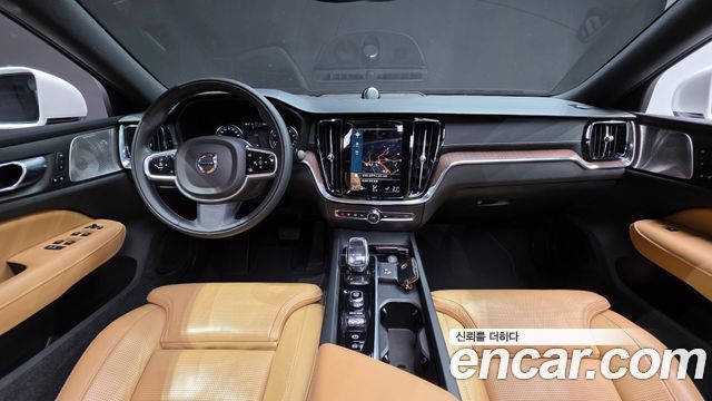 Volvo S60 — interior