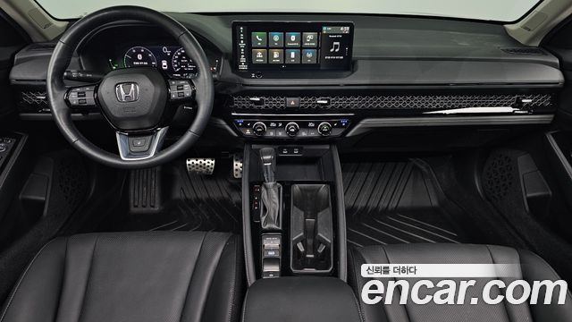 Honda Accord — interior