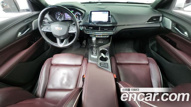 Cadillac CT4 — interior