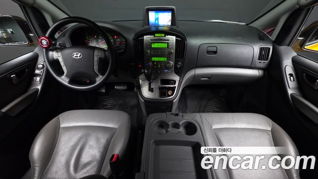 Hyundai Starex — interior