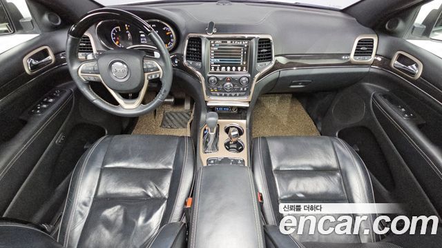 Jeep Cherokee — interior