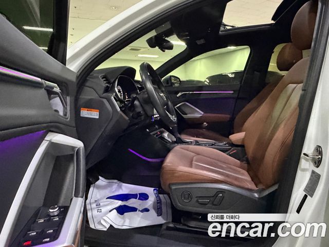 Audi Q3 — interior