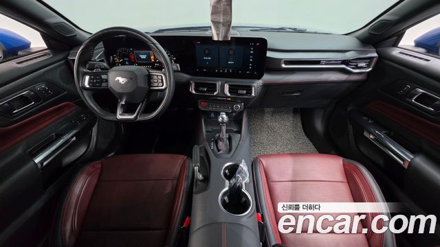 Ford Mustang — interior