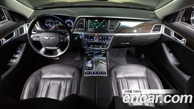 Genesis G80 — interior