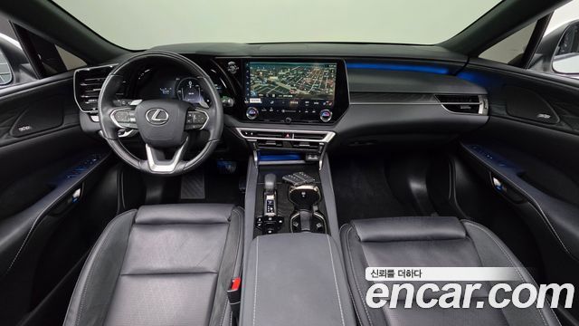 Lexus RX — interior