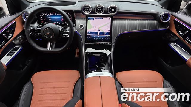 Mercedes-Benz GLC-Class — interior