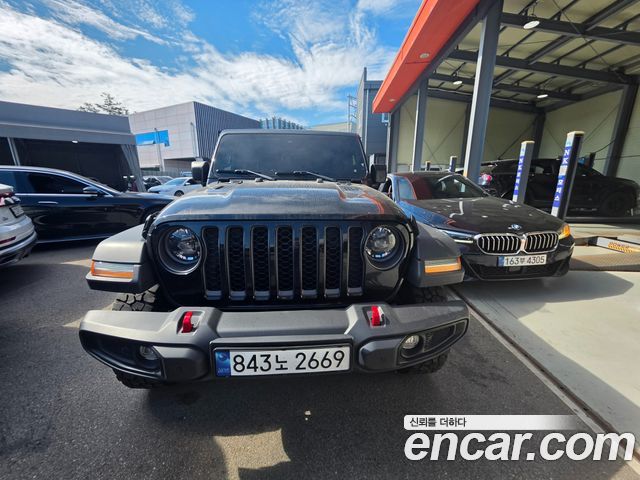 Jeep Gladiator — exterior