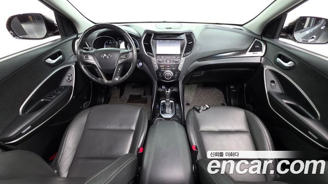 Hyundai Santa Fe — interior