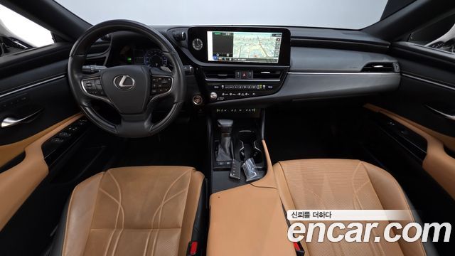 Lexus ES — interior