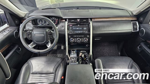 Land Rover Discovery — interior