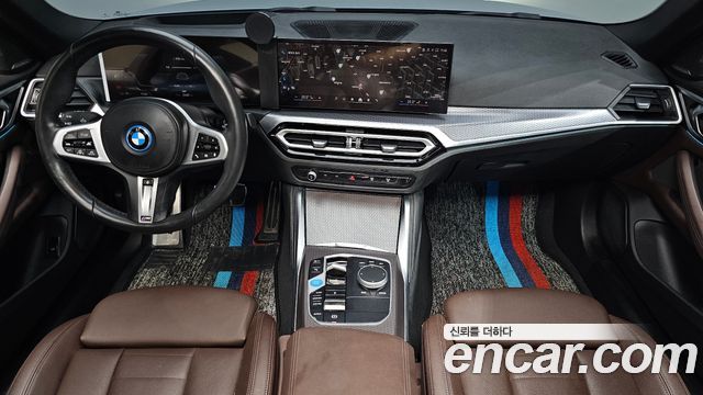 BMW i4 — interior