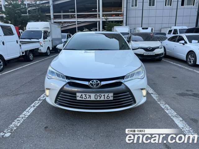 Toyota Camry — exterior