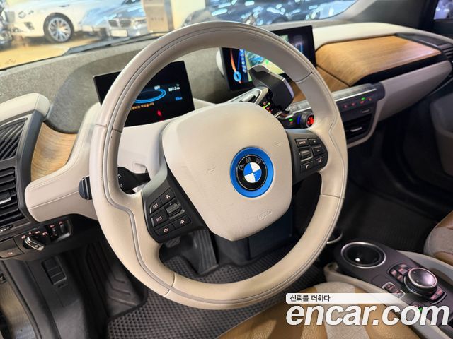 BMW i3 — interior