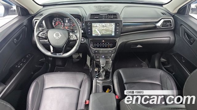 KG Mobility Tivoli — interior