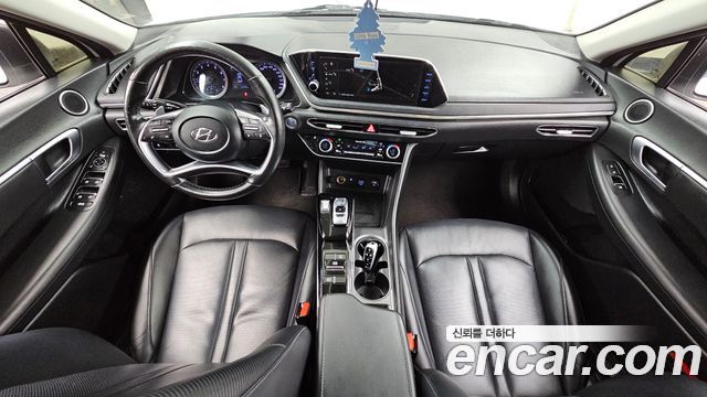 Hyundai Sonata — interior