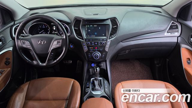 Hyundai Santa Fe — interior
