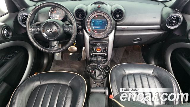 MINI Countryman — interior