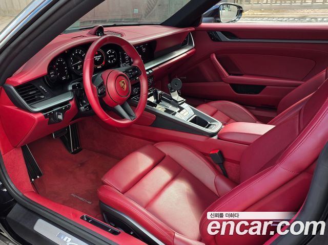 Porsche 911 — interior