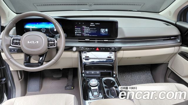Kia Carnival — interior
