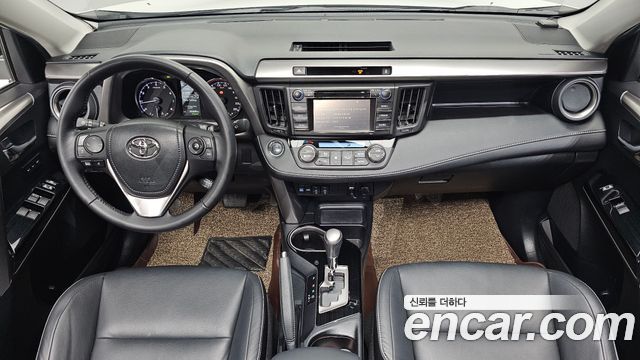 Toyota RAV4 — interior