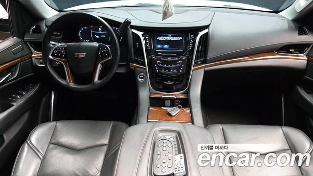 Cadillac Escalade — interior