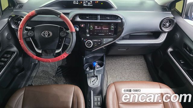 Toyota Prius — interior