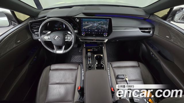 Lexus RX — interior
