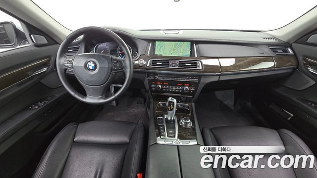 BMW 7 Series — interior