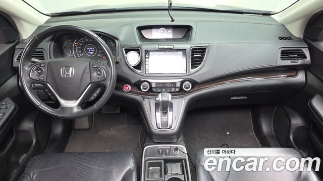 Honda CR-V — interior