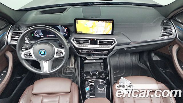 BMW iX3 — interior