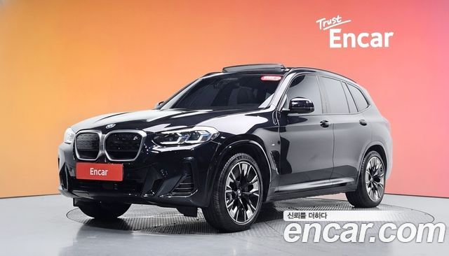 BMW iX3 — exterior